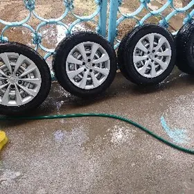 teker corolla 205/55R16