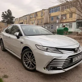 Toyota Camry 2024