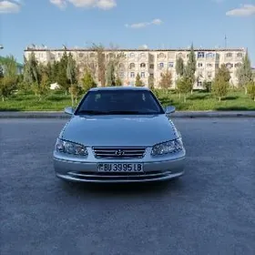Toyota Camry 2000