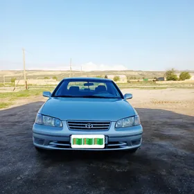 Toyota Camry 2001