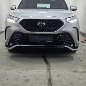 Toyota Highlander 2021