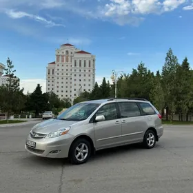 Toyota Sienna 2008