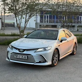Toyota Camry 2021