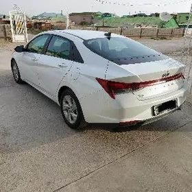 Hyundai Elantra 2021