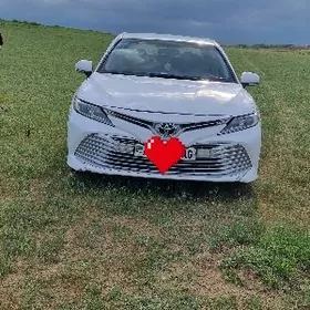 Toyota Camry 2018