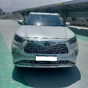 Toyota Highlander 2022