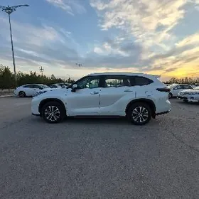 Toyota Highlander 2024