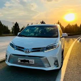 Toyota Sienna 2017
