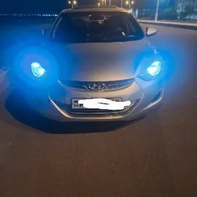 Hyundai Elantra 2012