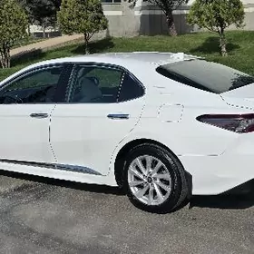 Toyota Camry 2022