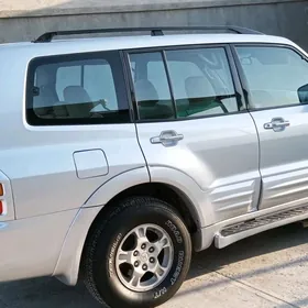 Mitsubishi Pajero 2002