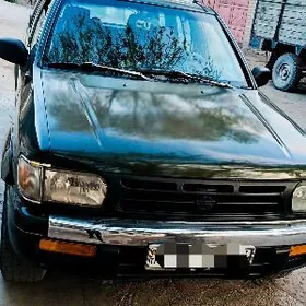Nissan Pathfinder 1997