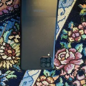Samsung A12