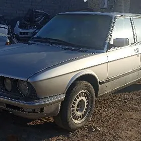 BMW 520 1987