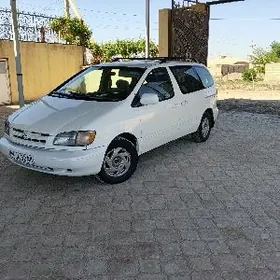 Toyota Sienna 2000