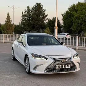 Lexus ES 350 2019