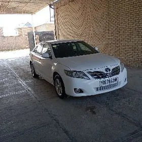 Toyota Camry 2011