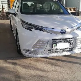 Toyota Sienna 2022