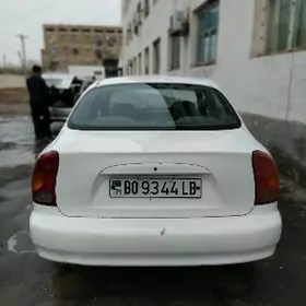 Daewoo Lanos 2001