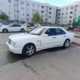 Mercedes-Benz E320 1997