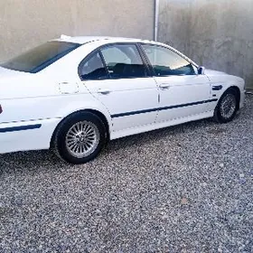 BMW E39 1998