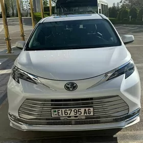 Toyota Sienna 2025