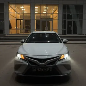 Toyota Camry 2020