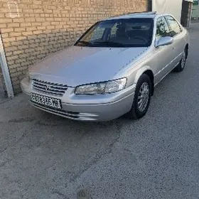 Toyota Camry 1999