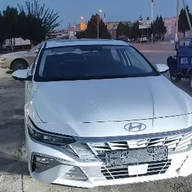 Hyundai Elantra 2025
