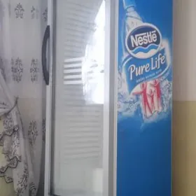 Witrina holodilnik Ugur firma