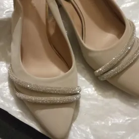 Босоножки 38 размера