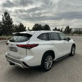 Toyota Highlander 2022