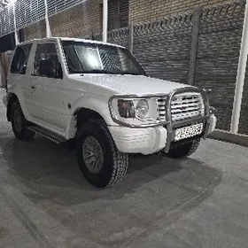 Mitsubishi Pajero 1994