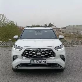 Toyota Highlander 2021