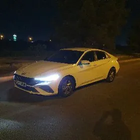 Hyundai Elantra 2025