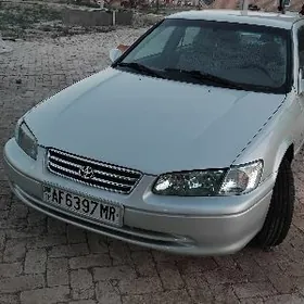 Toyota Camry 2000