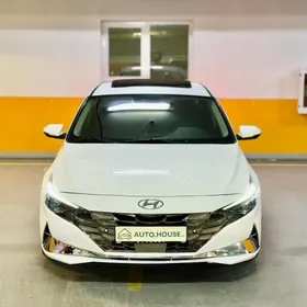 Hyundai Elantra 2022