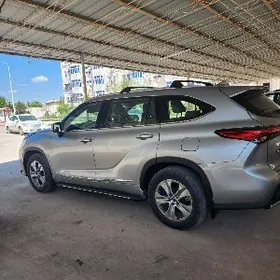 Toyota Highlander 2022