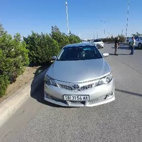 Toyota Camry 2011