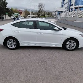 Hyundai Elantra 2019