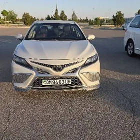 Toyota Camry 2021