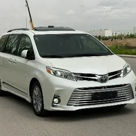 Toyota Sienna 2020