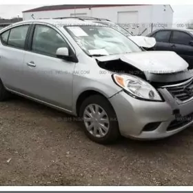 Nissan Versa 2011