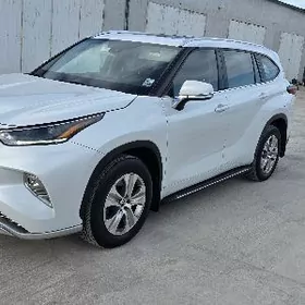 Toyota Highlander 2021