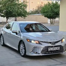 Toyota Camry 2022