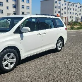 Toyota Sienna 2012