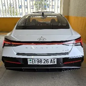 Hyundai Elantra 2025