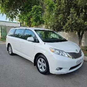 Toyota Sienna 2011