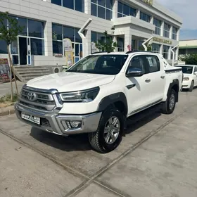 Toyota Hilux 2025
