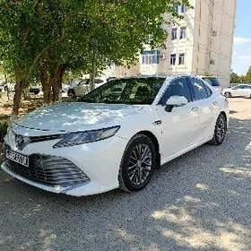 Toyota Camry Hybrid 2020